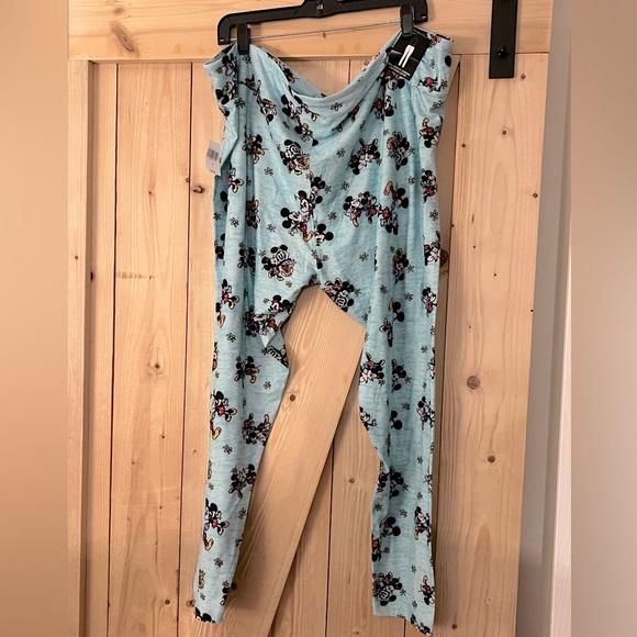 NWT Disney Park Mickey and Minnie Leggings Size 3X - Picture 1 of 5